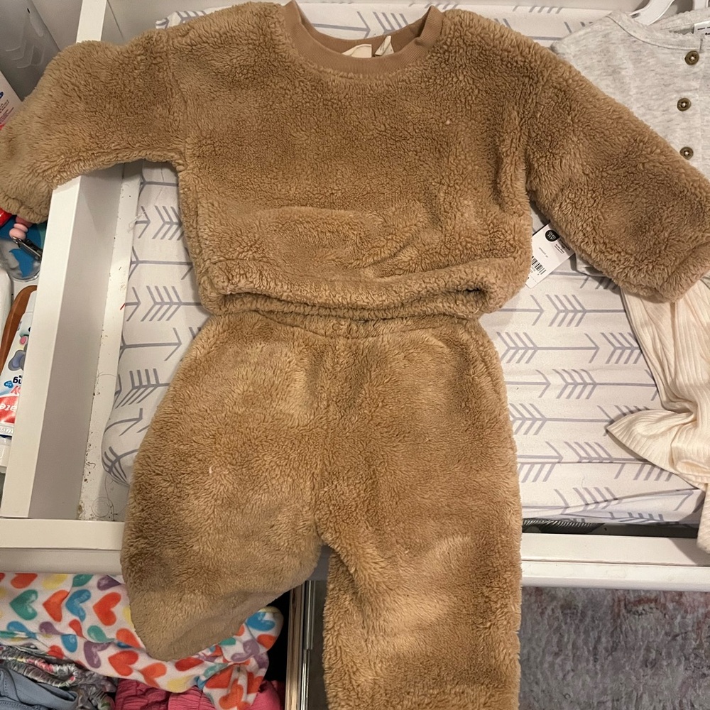 GAP Kids Tan Fuzzy Matching Set